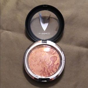 Mac bronzer powder compact